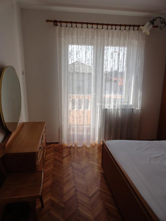 Apartments & Rooms Karmela Banjol Room photo