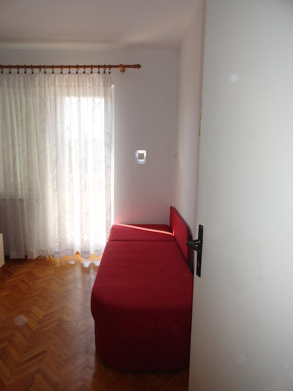 Apartments & Rooms Karmela Banjol Room photo